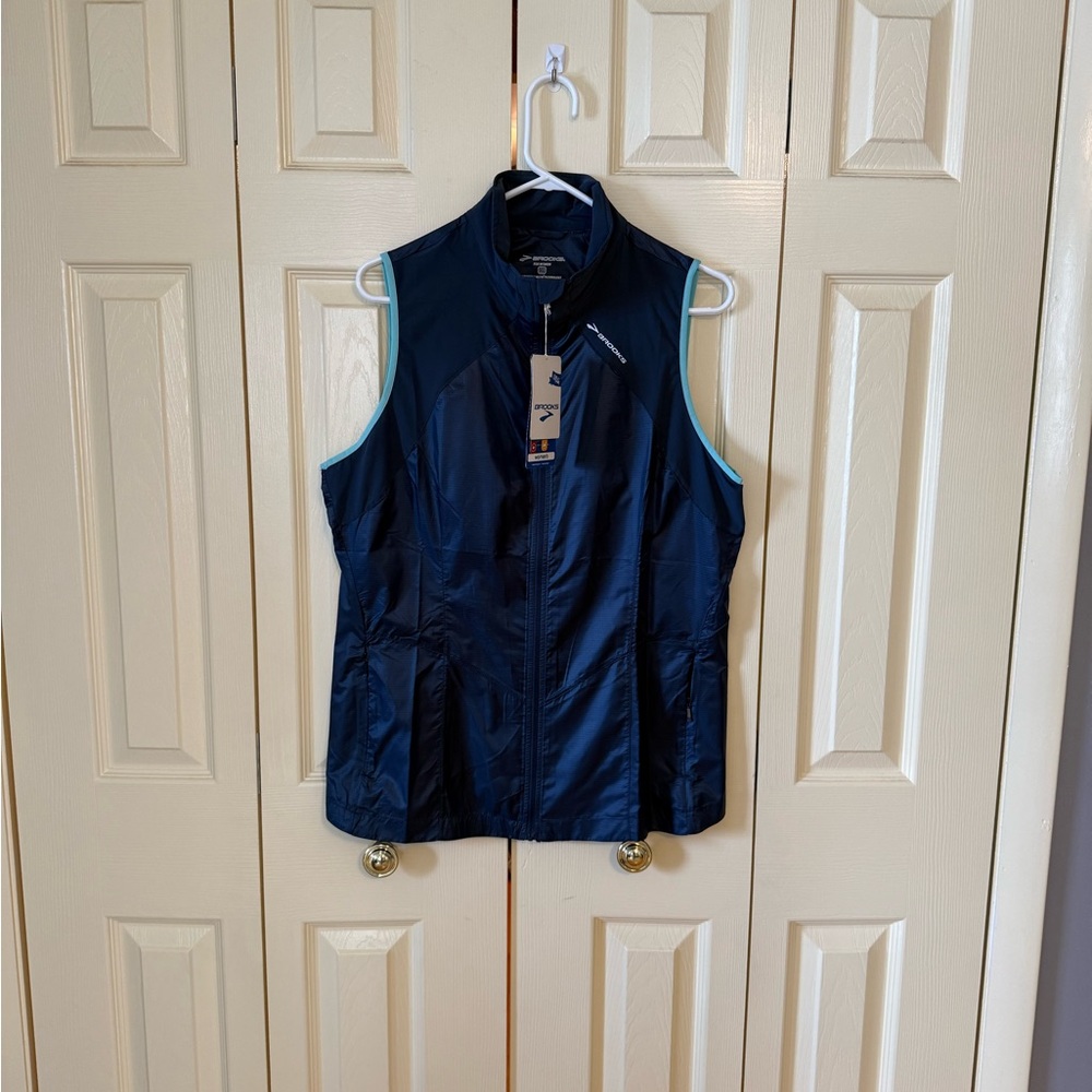 NWT Brooks Women's Navy Vest